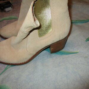 sperry top siders tan suede short booties 7 1/2 M worn once
